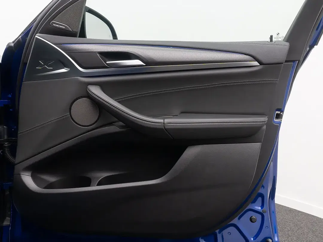 BMW X4 M - Thumbnail 32