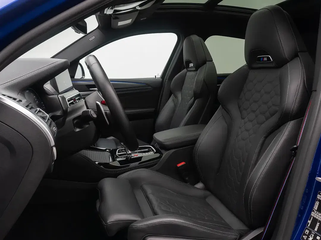 BMW X4 M - Thumbnail 36