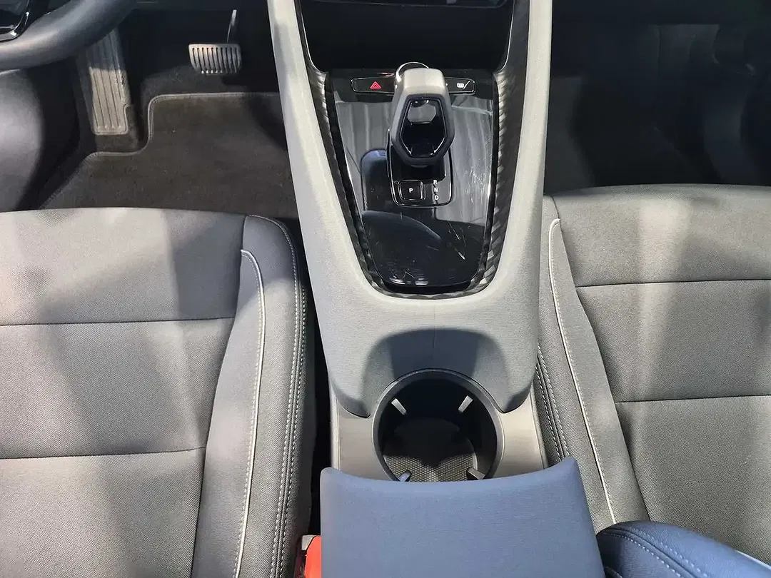 Polestar 2 - Thumbnail 12