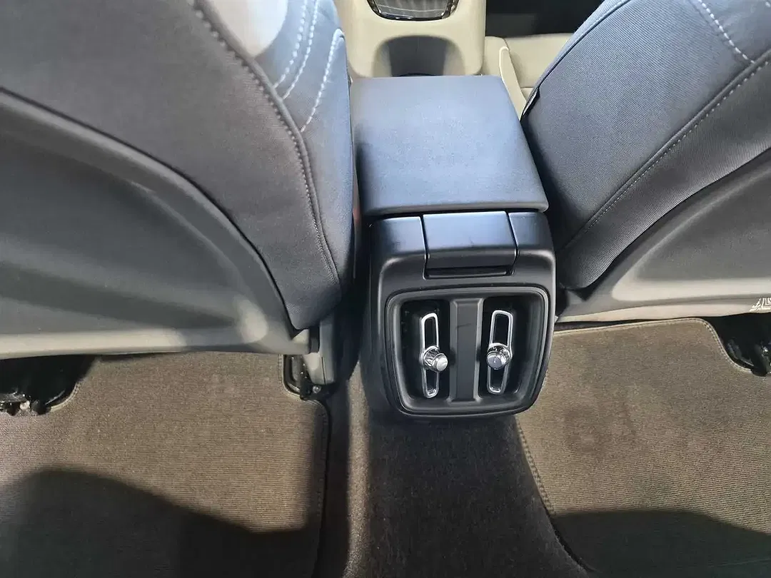 Polestar 2 - Thumbnail 13