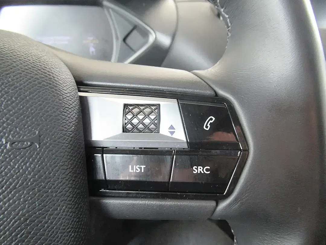 DS Automobiles DS 3 - Thumbnail 12