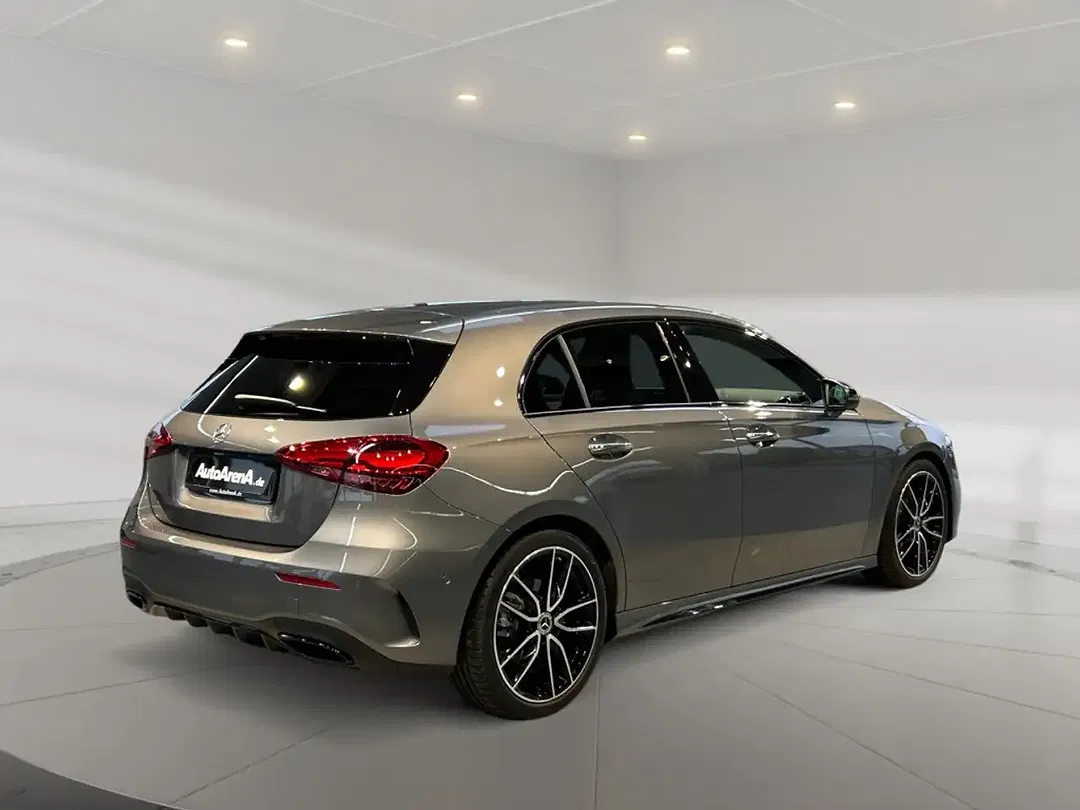 Mercedes-Benz A 200 AMG MBUX Night - foto 2