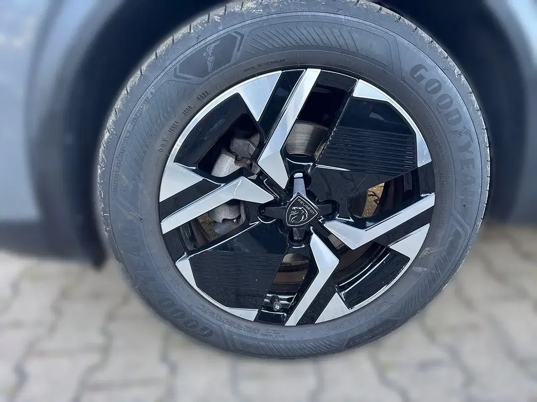 Peugeot 2008 100 PureTech Allure - Thumbnail 3