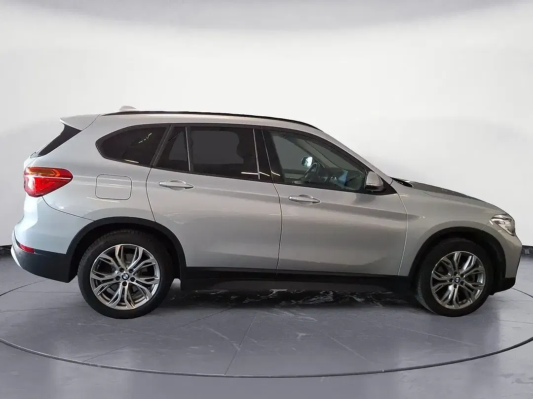 BMW X1 xDrive Advantage - Thumbnail 6