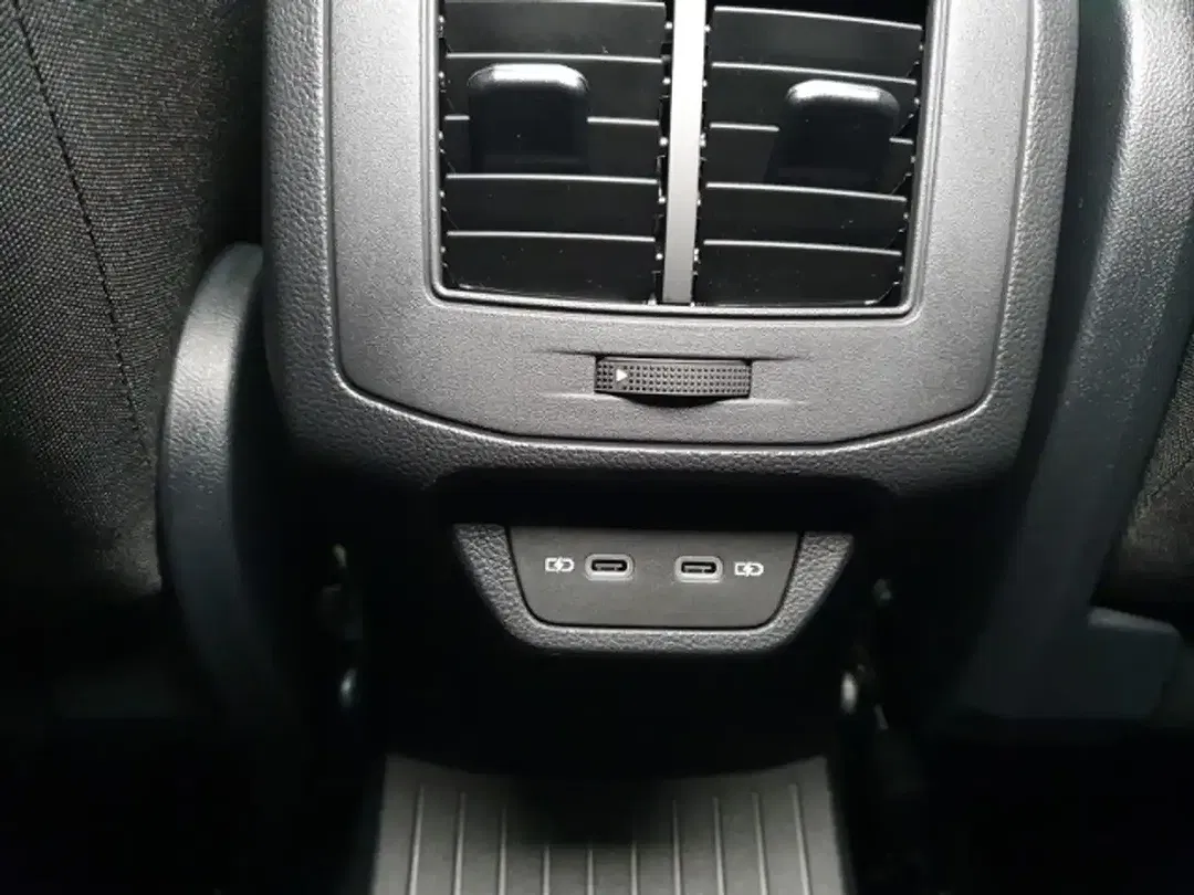 Volkswagen T-Roc TDI DSG 4Motion Style - Thumbnail 13