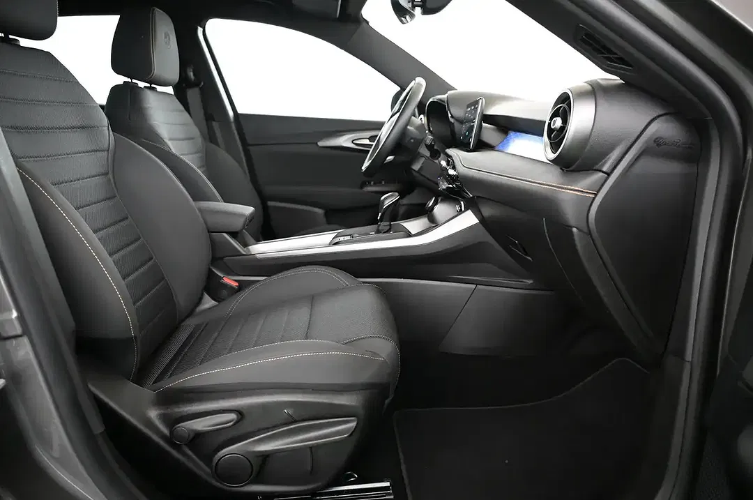 Alfa Romeo Tonale 1.3 PHEV Q4 Ti - Thumbnail 29