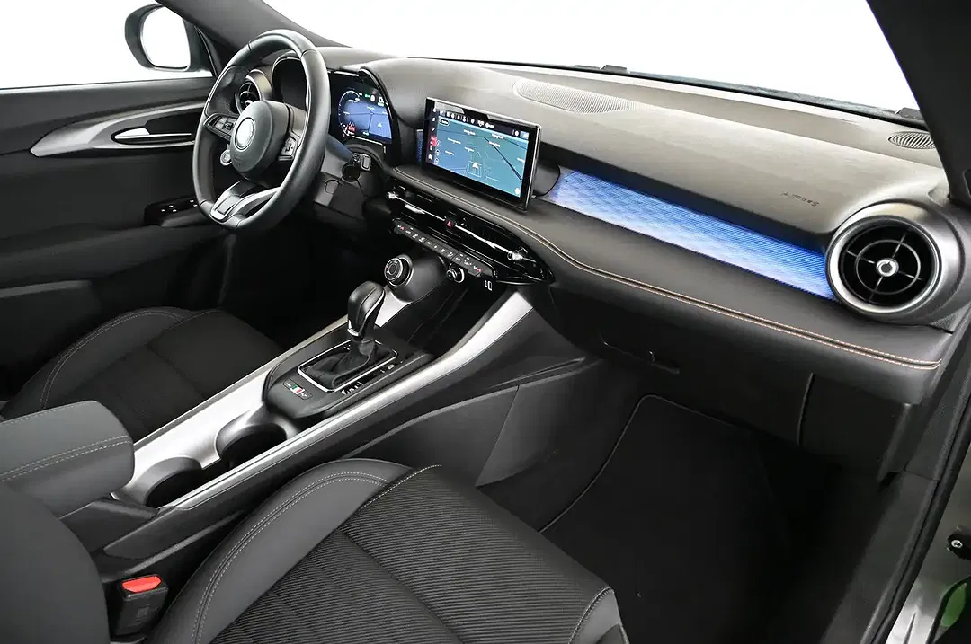 Alfa Romeo Tonale 1.3 PHEV Q4 Ti - Thumbnail 37