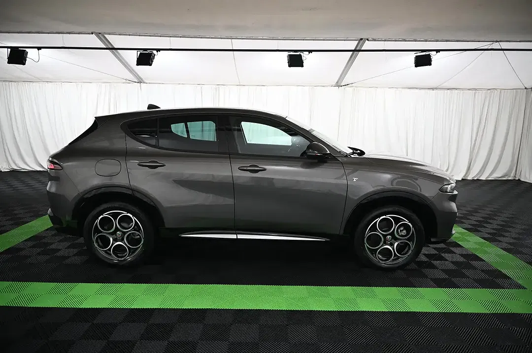 Alfa Romeo Tonale 1.3 PHEV Q4 Ti - Thumbnail 8