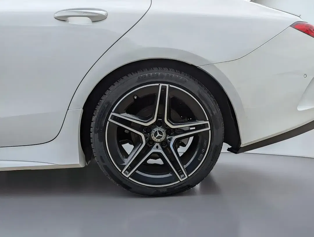 Mercedes-Benz CLS 300 AMG Line Night - Thumbnail 5