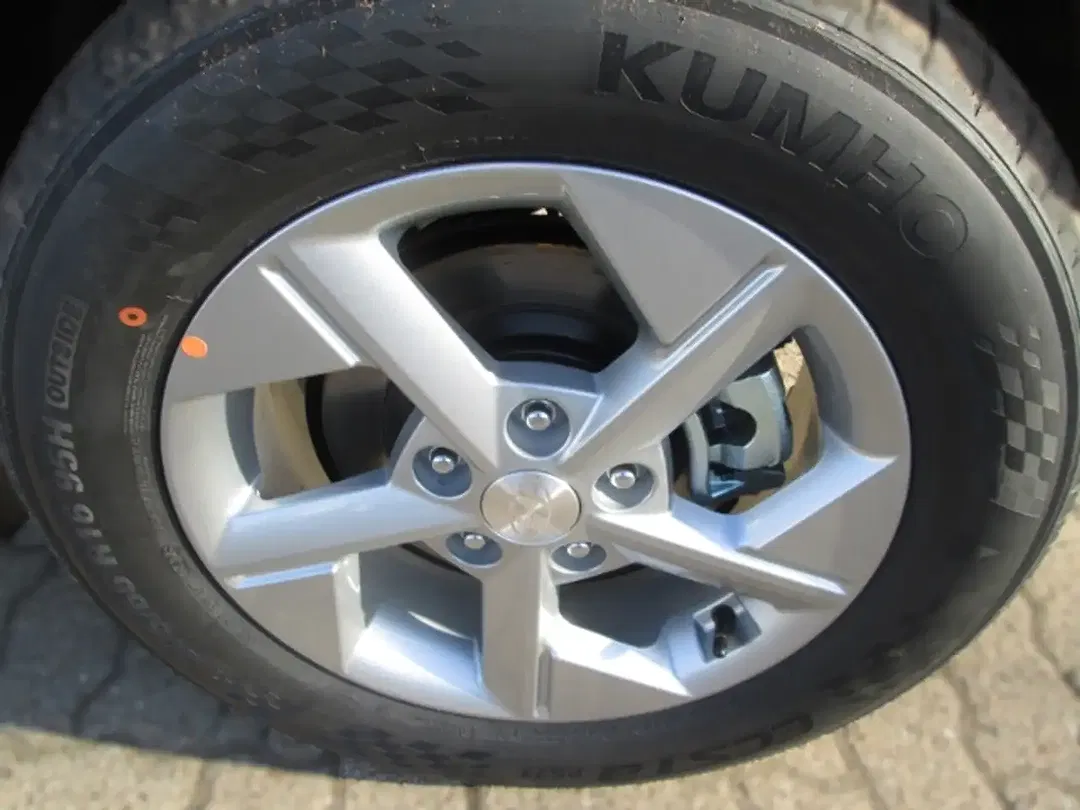 Hyundai KONA Select - Thumbnail 5