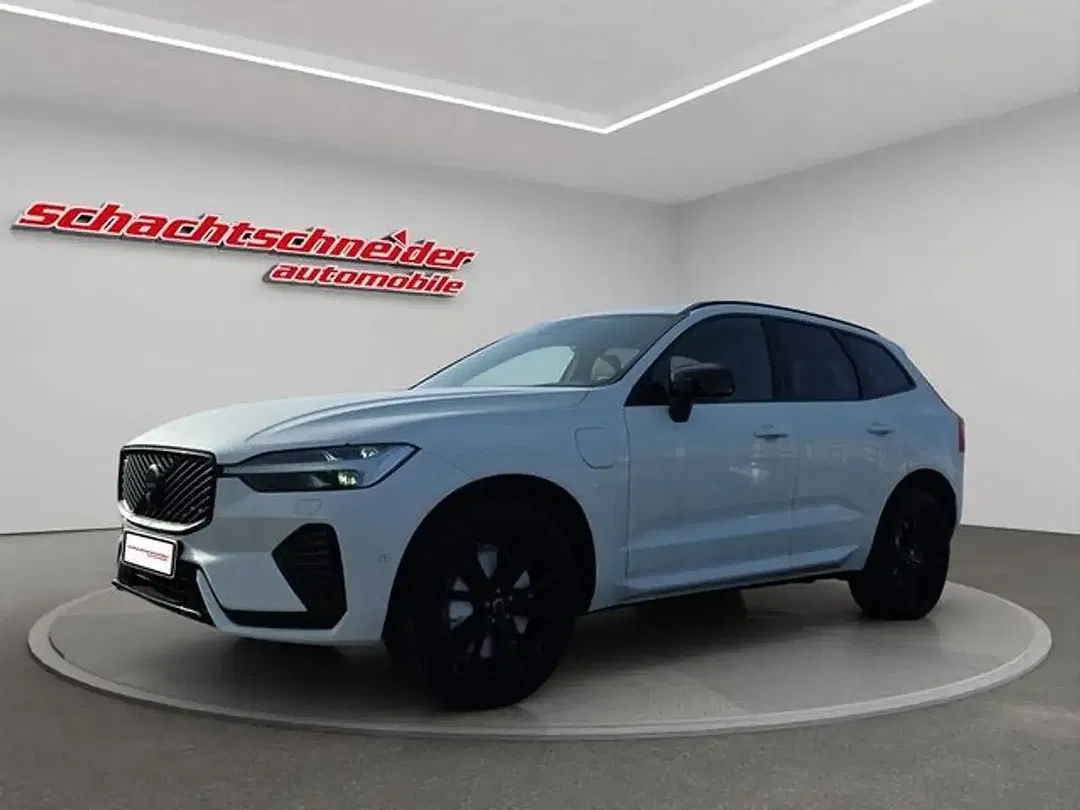 Volvo XC60 T8 AWD Plus Black Edition - Thumbnail 1