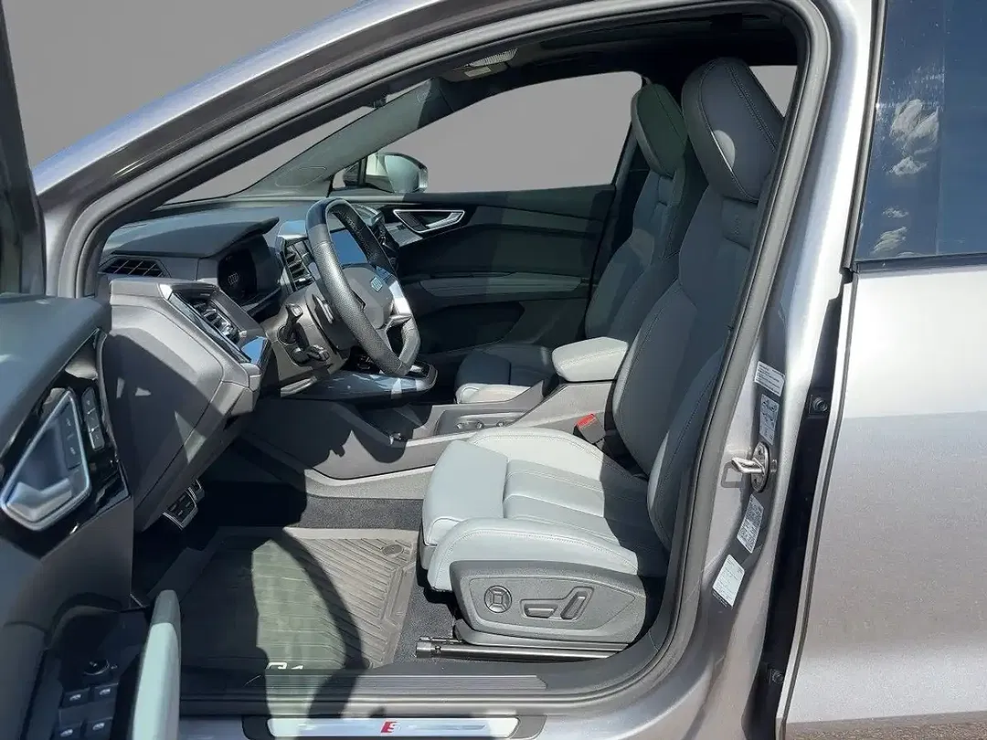 Audi Q4 e-tron 50 - Thumbnail 9