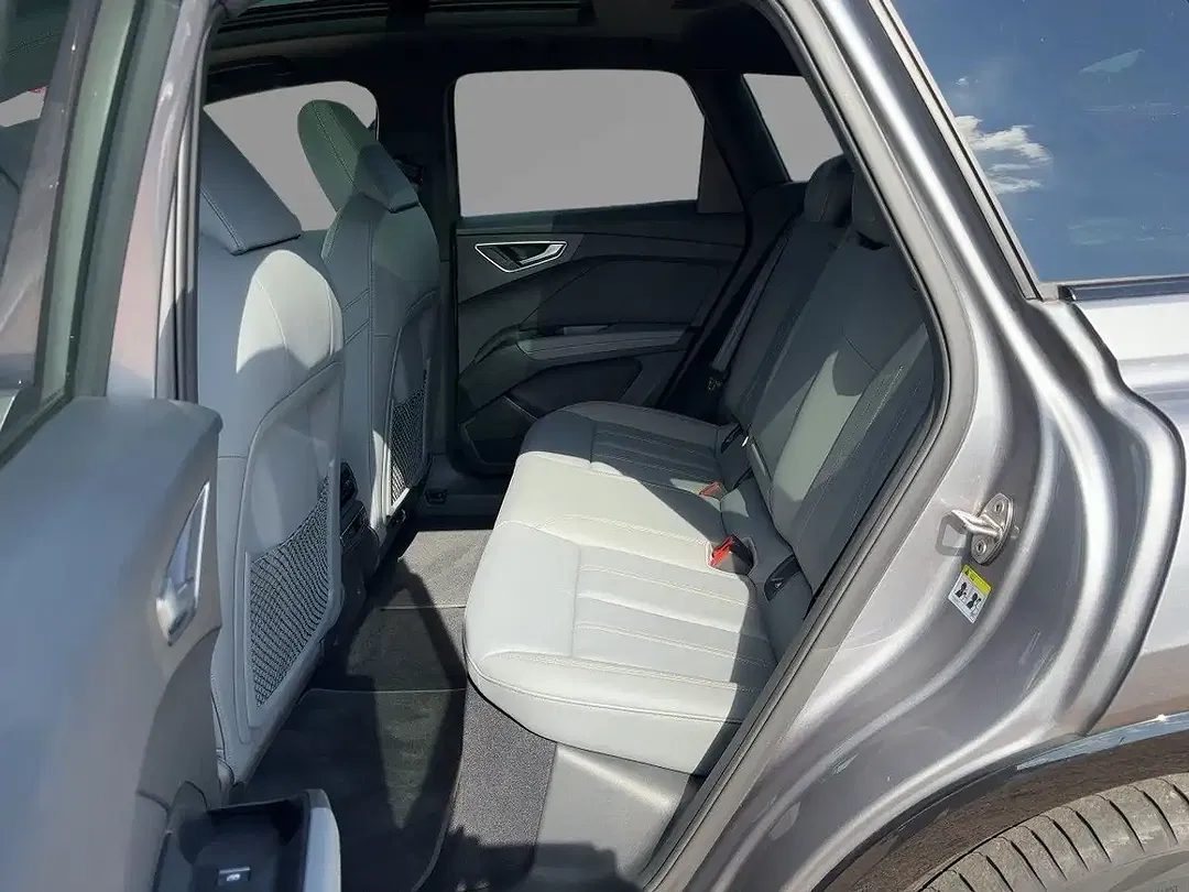 Audi Q4 e-tron 50 - Thumbnail 10
