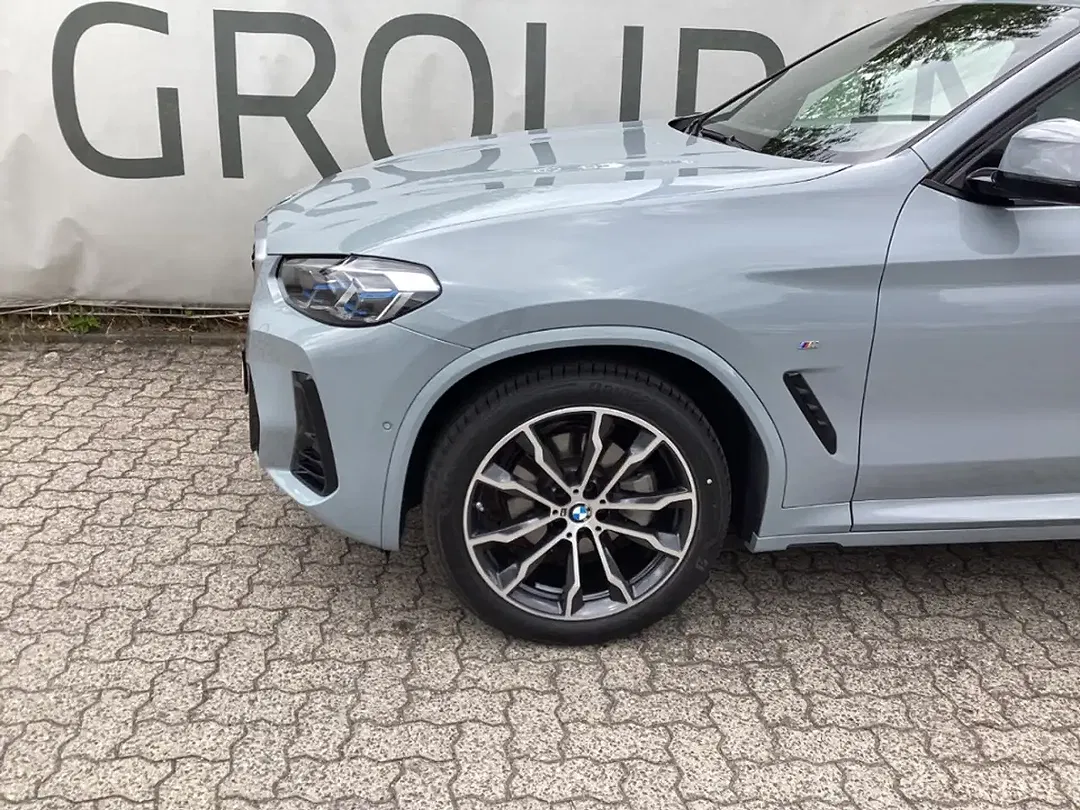 BMW X4 M Sport - Thumbnail 3