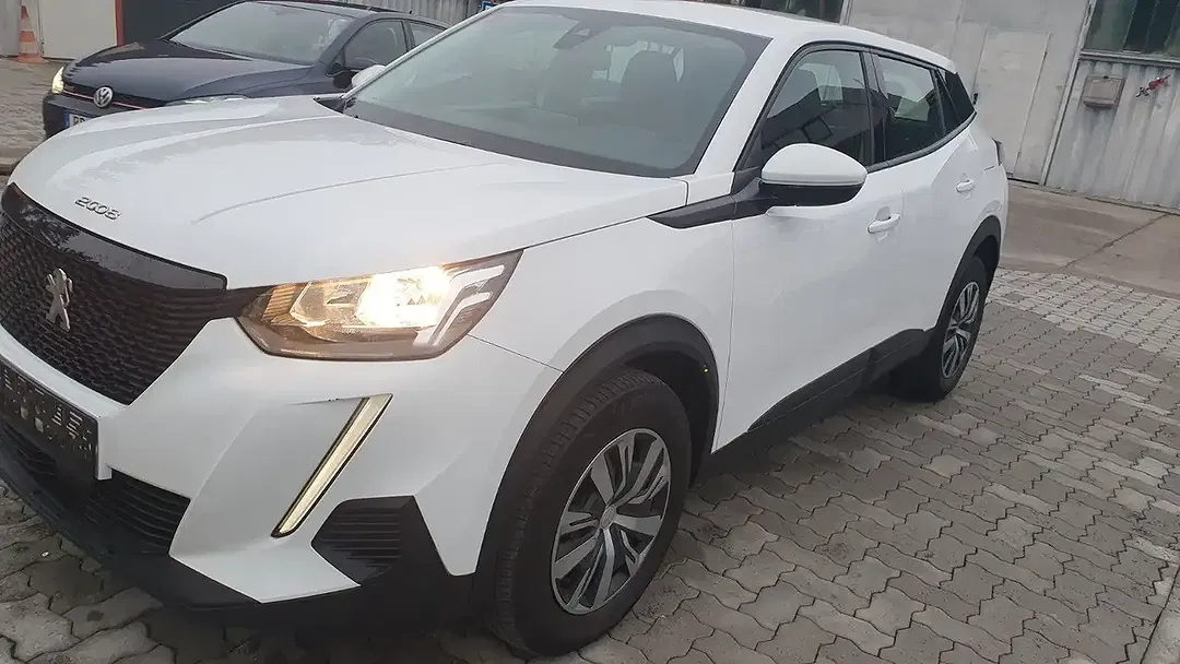 Peugeot 2008 Active - Thumbnail 4