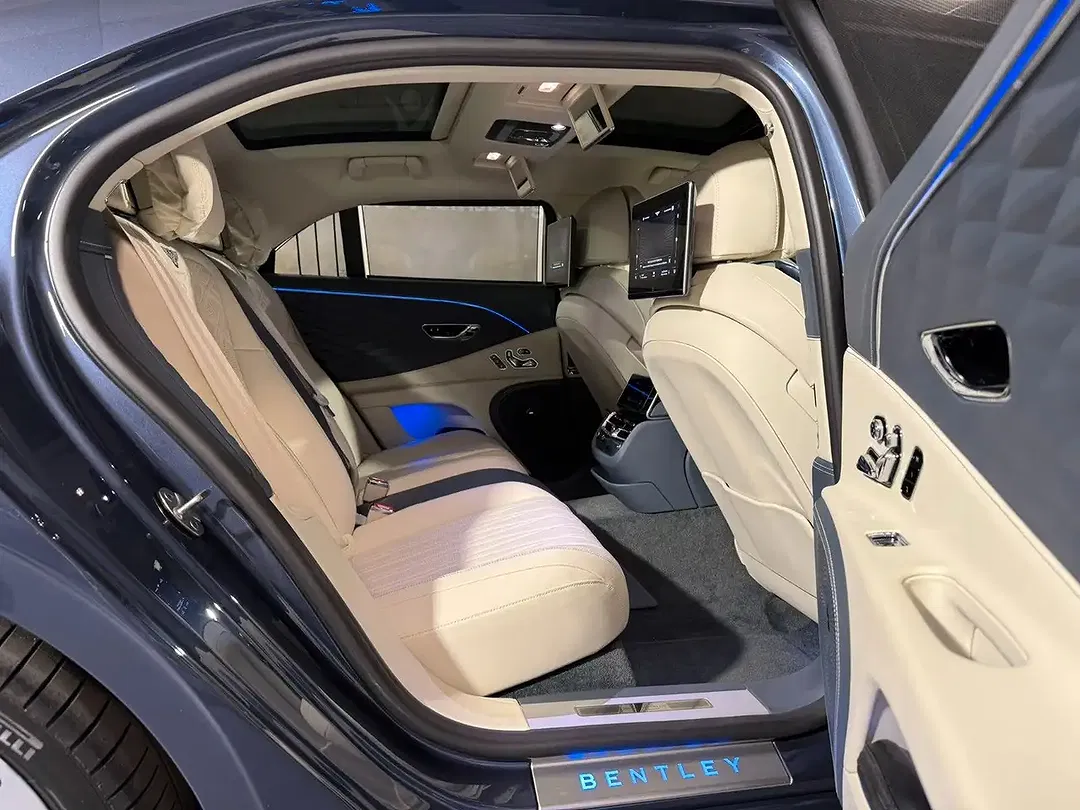Bentley Flying Spur 4.0 V8 - Thumbnail 11