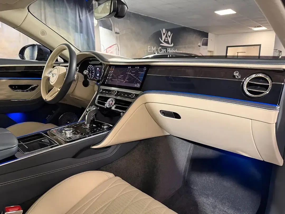 Bentley Flying Spur 4.0 V8 - foto 15