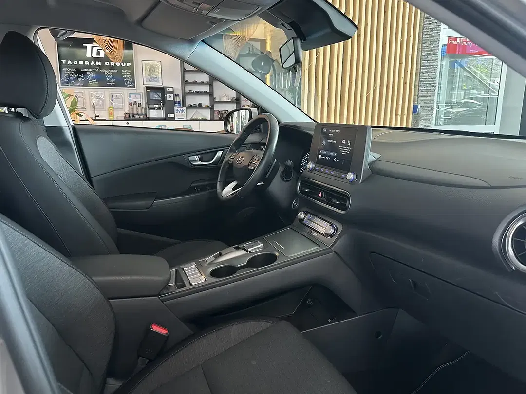 Hyundai KONA Select - Thumbnail 12