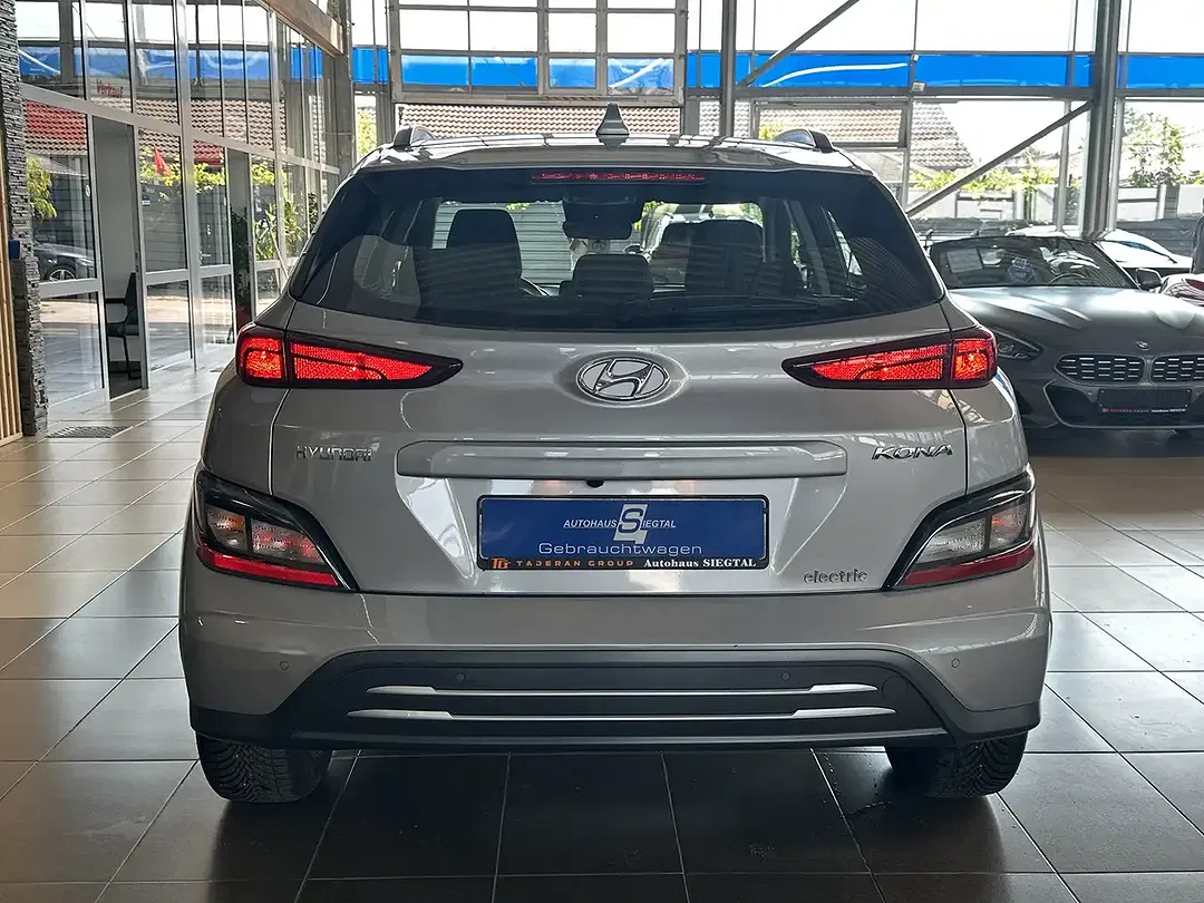 Hyundai KONA Select - Thumbnail 6