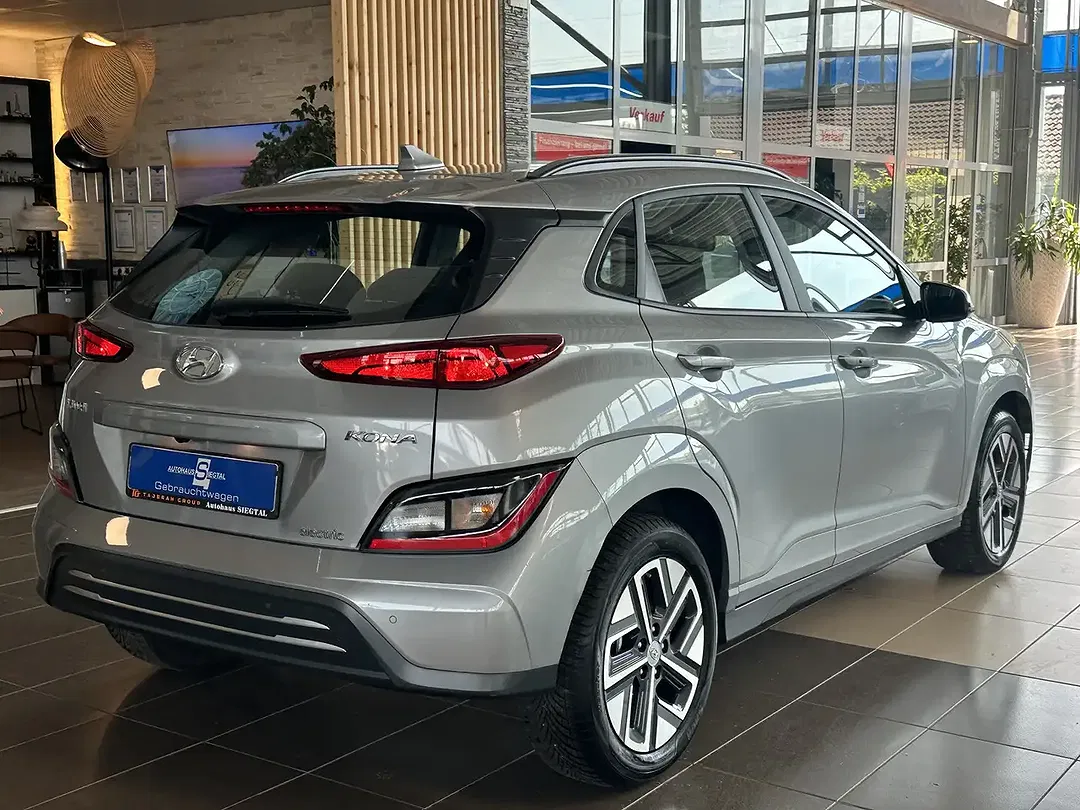 Hyundai KONA Select - Thumbnail 7