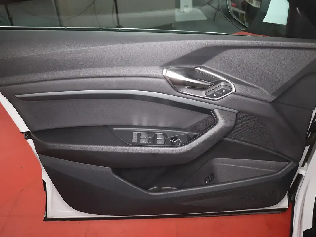 Audi Q8 e-tron Matrix LED advanced - Thumbnail 9