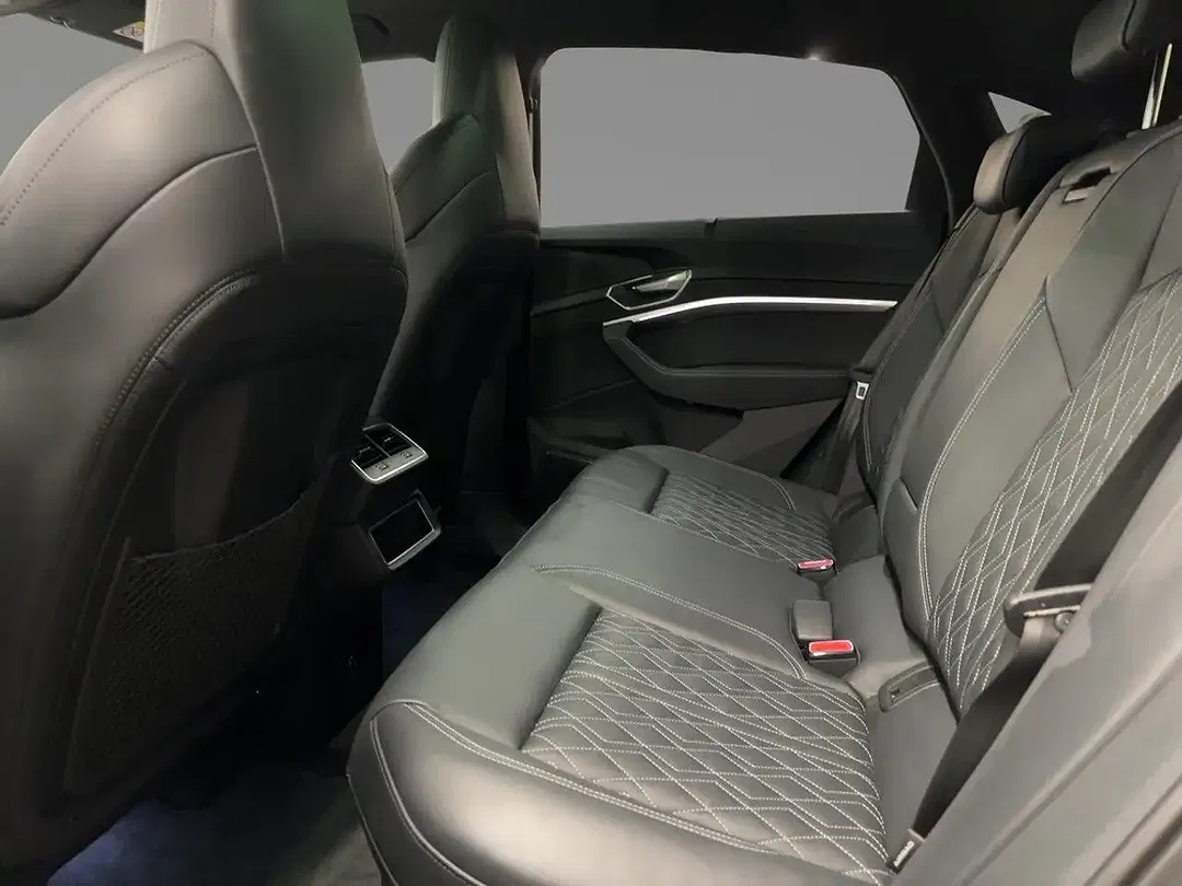Audi Q8 55 e-tron quattro Matrix LED Sportback advanced - Thumbnail 8