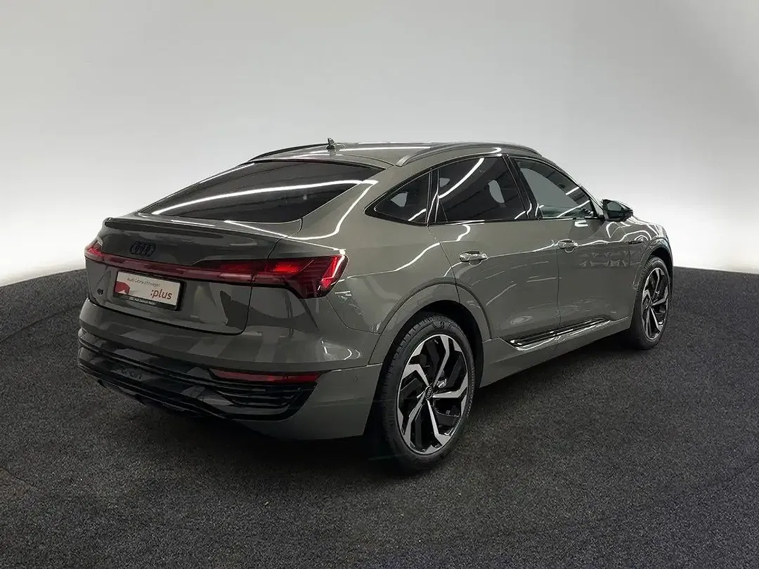 Audi Q8 55 e-tron quattro Matrix LED Sportback advanced - Thumbnail 3