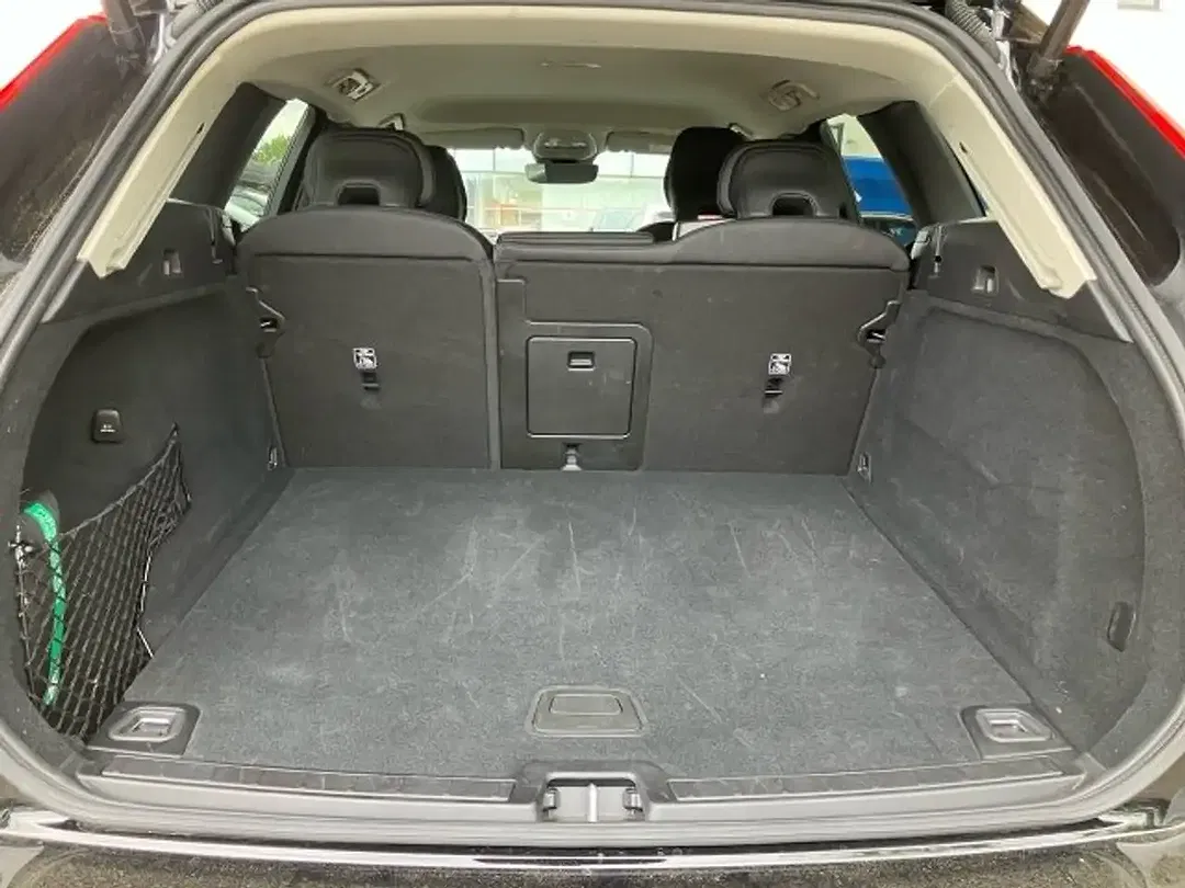 Volvo XC60 B5 MHEV AWD Core - Thumbnail 13