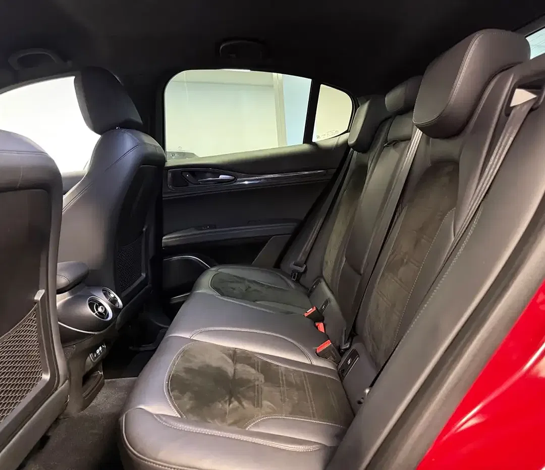 Alfa Romeo Stelvio 2.9 V6 Quadrifoglio - Thumbnail 9