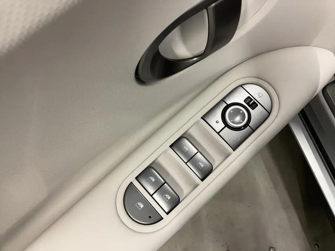Hyundai IONIQ 5 - Thumbnail 12