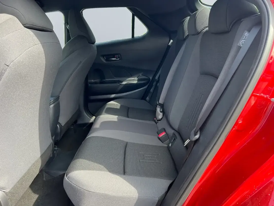 Toyota C-HR CVT PHEV - Thumbnail 13