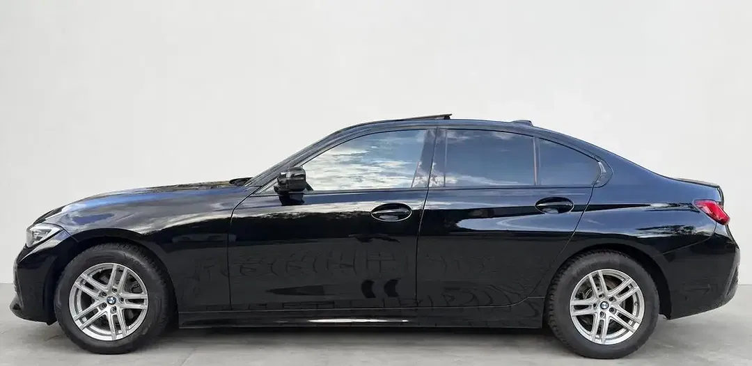 BMW 320 M Sport - Thumbnail 2