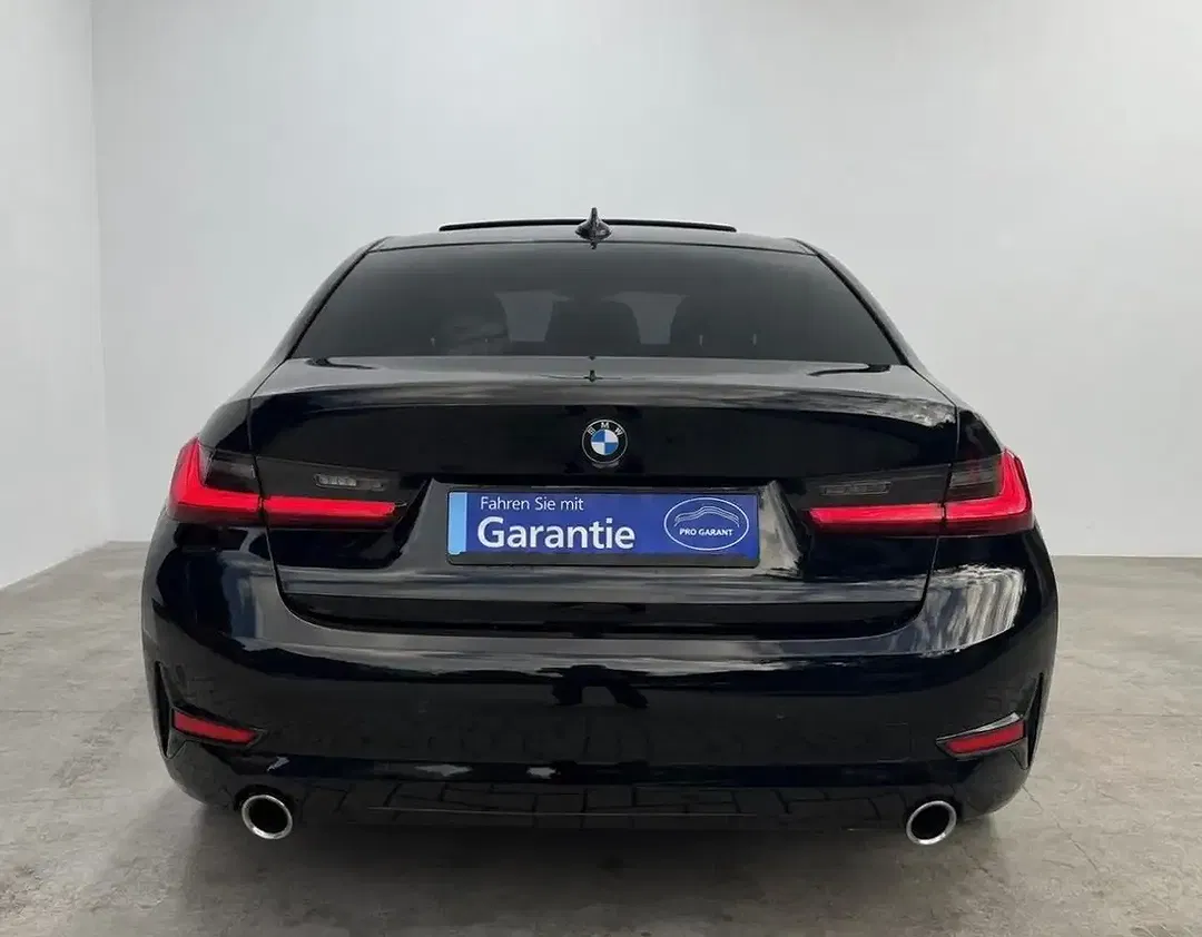 BMW 320 M Sport - Thumbnail 4