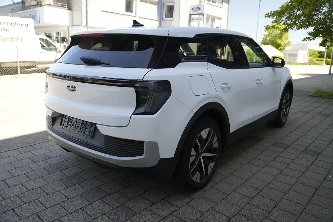 Ford Explorer Extended Range Select - Thumbnail 5