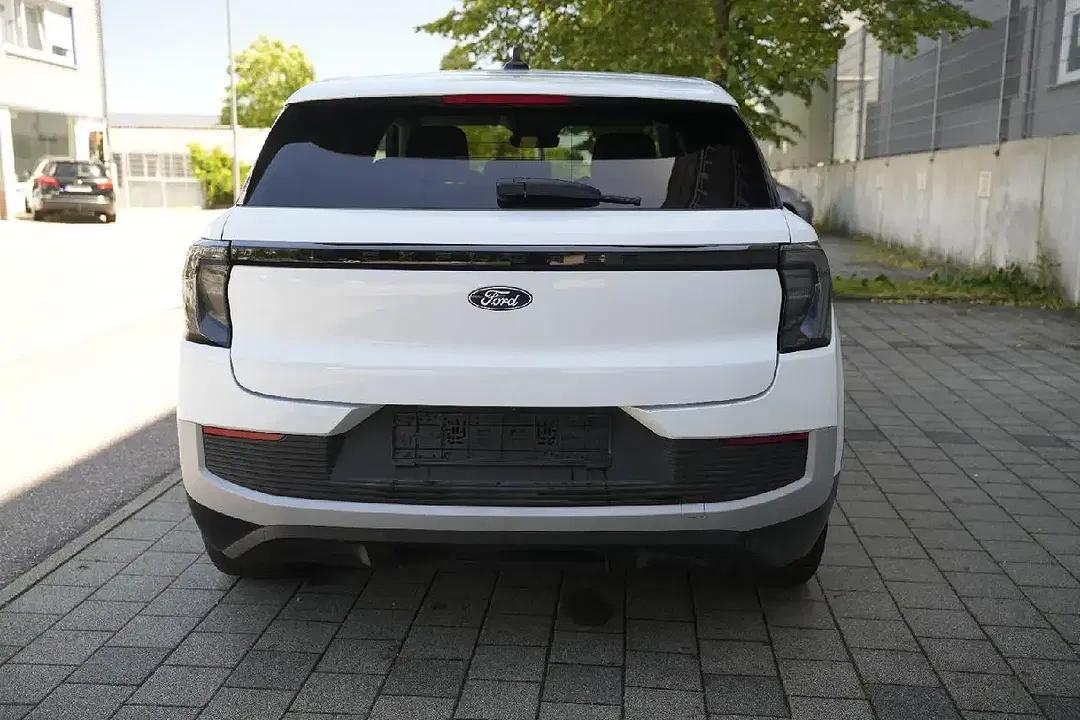 Ford Explorer Extended Range Select - Thumbnail 6