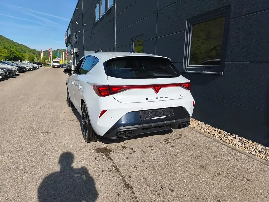 CUPRA Leon 2.0 TSI DSG VZ Matrix LED - Thumbnail 6