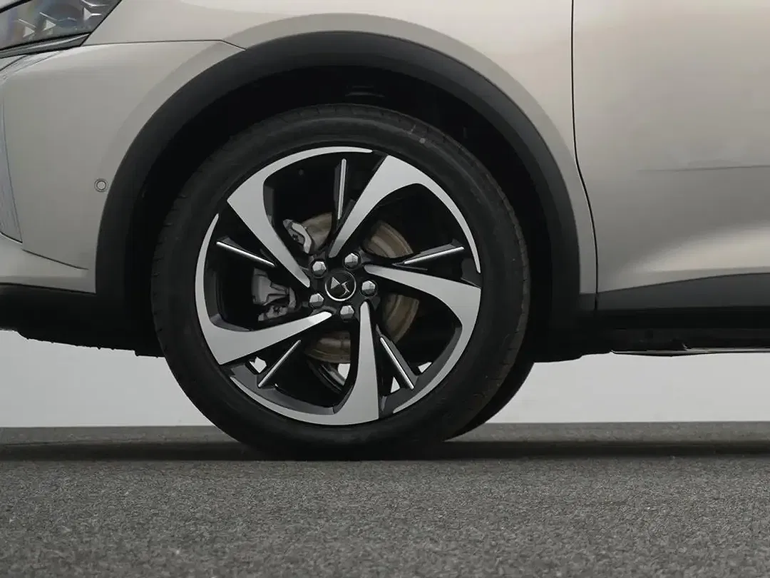 DS Automobiles DS 7 Crossback - Thumbnail 7