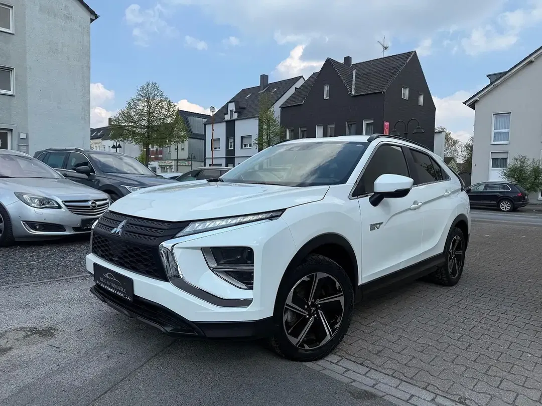 Mitsubishi Eclipse Cross Hybrid 4WD - foto 1