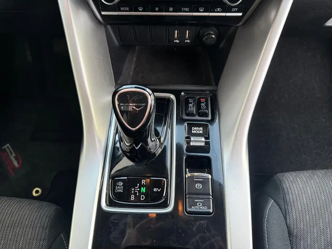 Mitsubishi Eclipse Cross Hybrid 4WD - Thumbnail 17