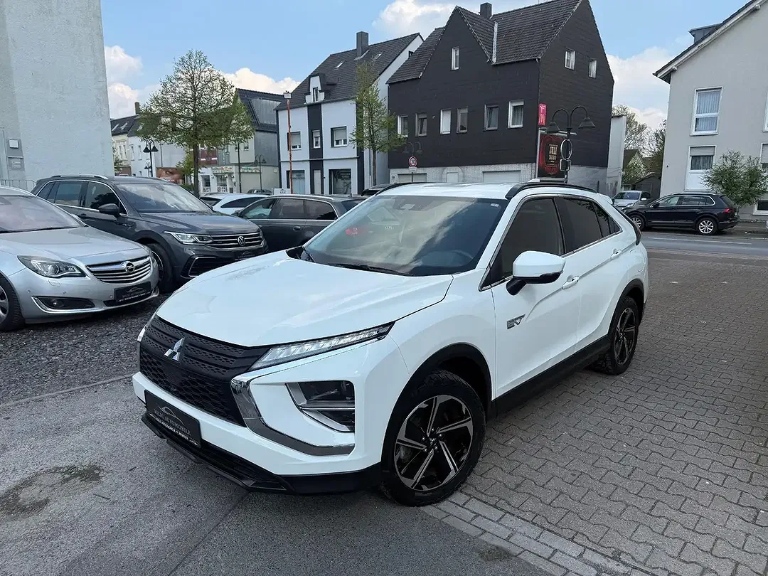 Mitsubishi Eclipse Cross Hybrid 4WD - foto 2
