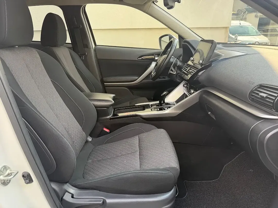 Mitsubishi Eclipse Cross Hybrid 4WD - Thumbnail 20