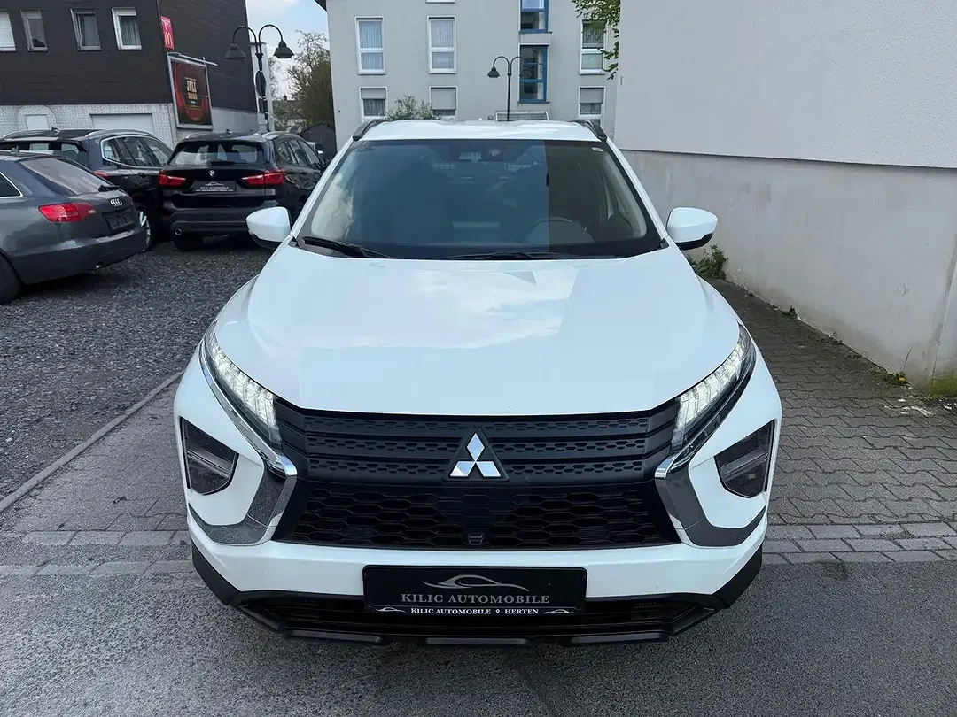 Mitsubishi Eclipse Cross Hybrid 4WD - Thumbnail 3