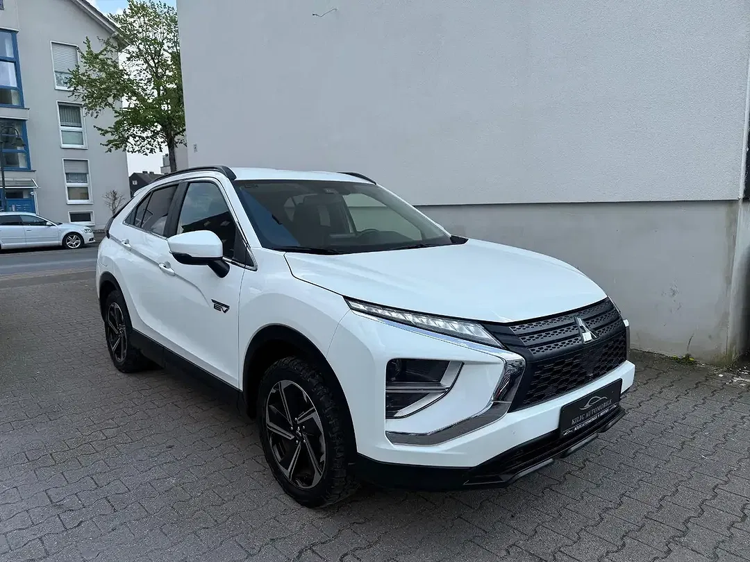 Mitsubishi Eclipse Cross Hybrid 4WD - Thumbnail 4