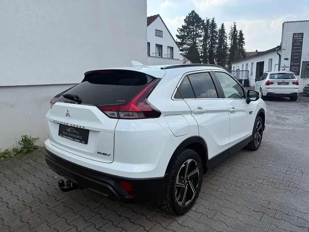 Mitsubishi Eclipse Cross Hybrid 4WD - Thumbnail 6