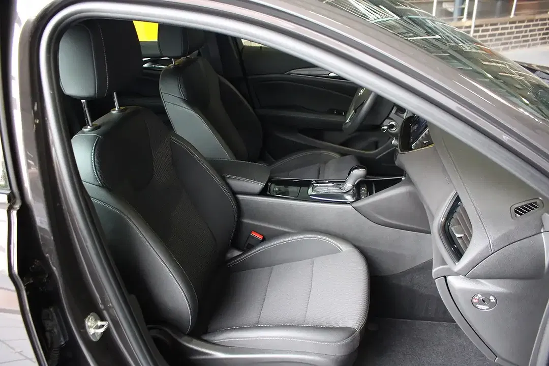 Opel Insignia Elegance IntelliLux LED - Thumbnail 8