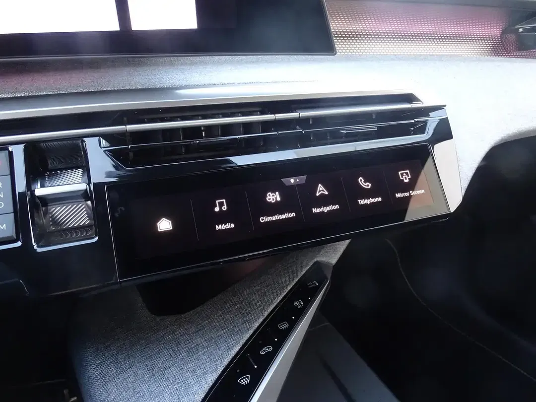 Peugeot 3008 145 e-DSC6 Hybrid GT - Thumbnail 14