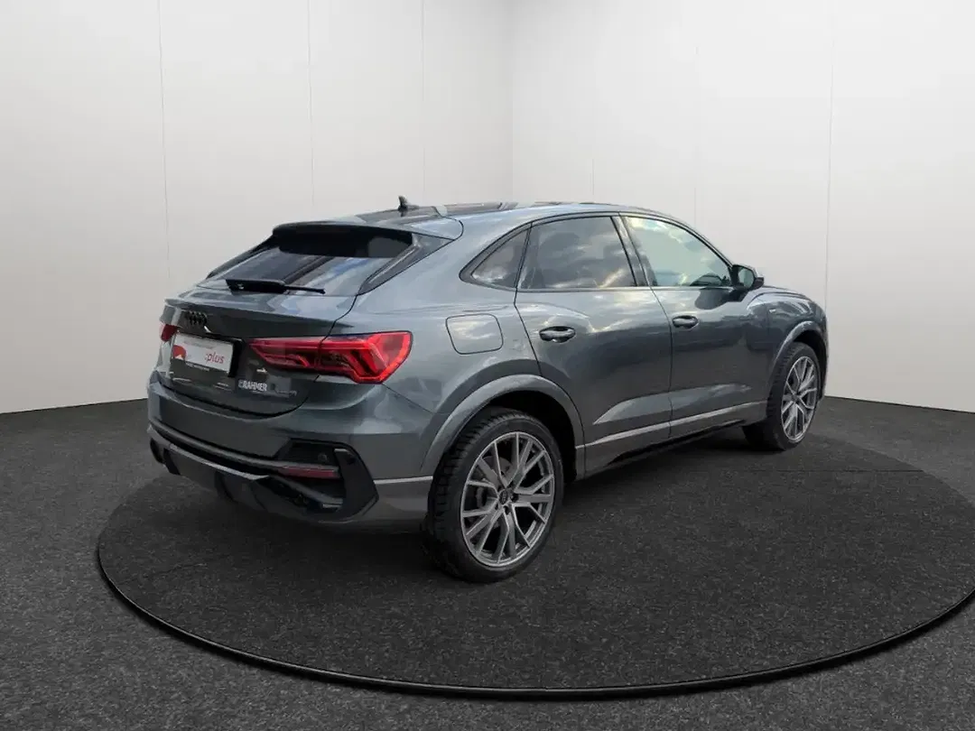 Audi Q3 S tronic quattro Sportback S line - Thumbnail 4