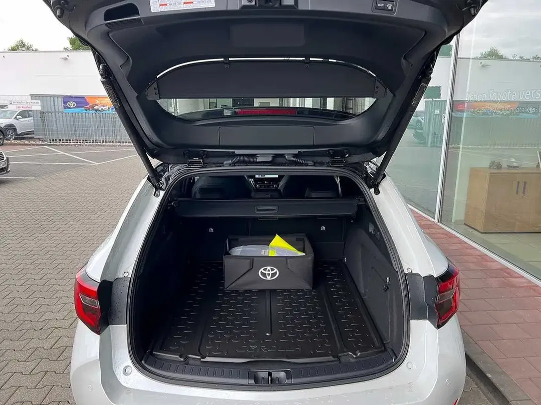 Toyota Corolla Hybrid GR Sport - Thumbnail 10