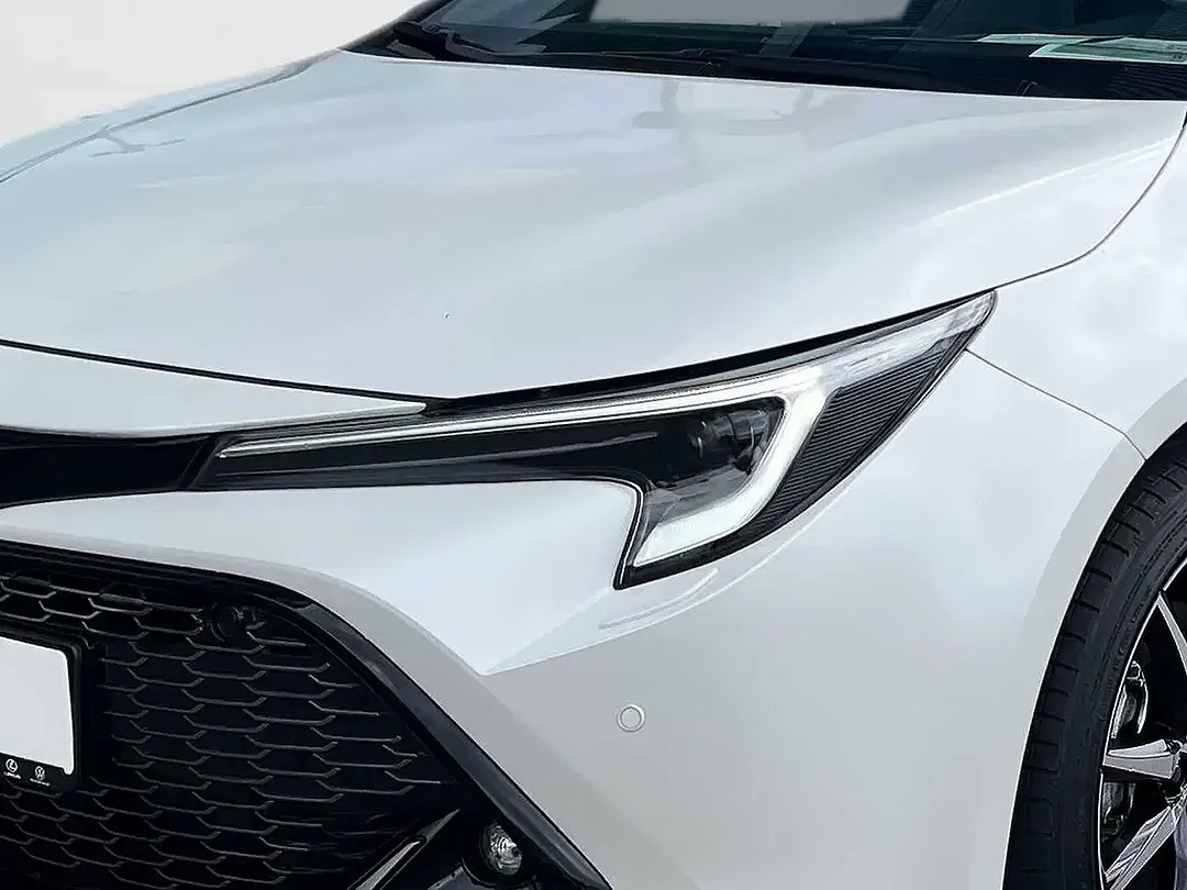 Toyota Corolla Hybrid GR Sport - Thumbnail 14