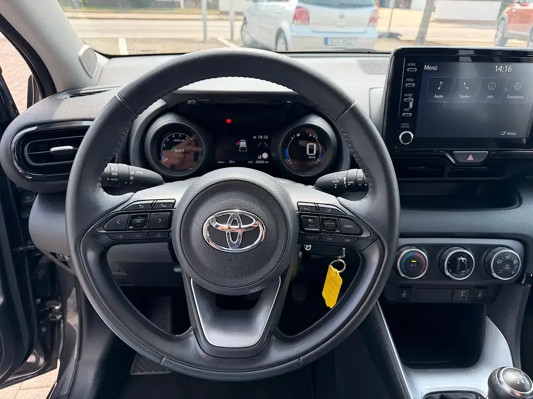 Toyota Yaris 1.5 VVT-i Style - Thumbnail 12